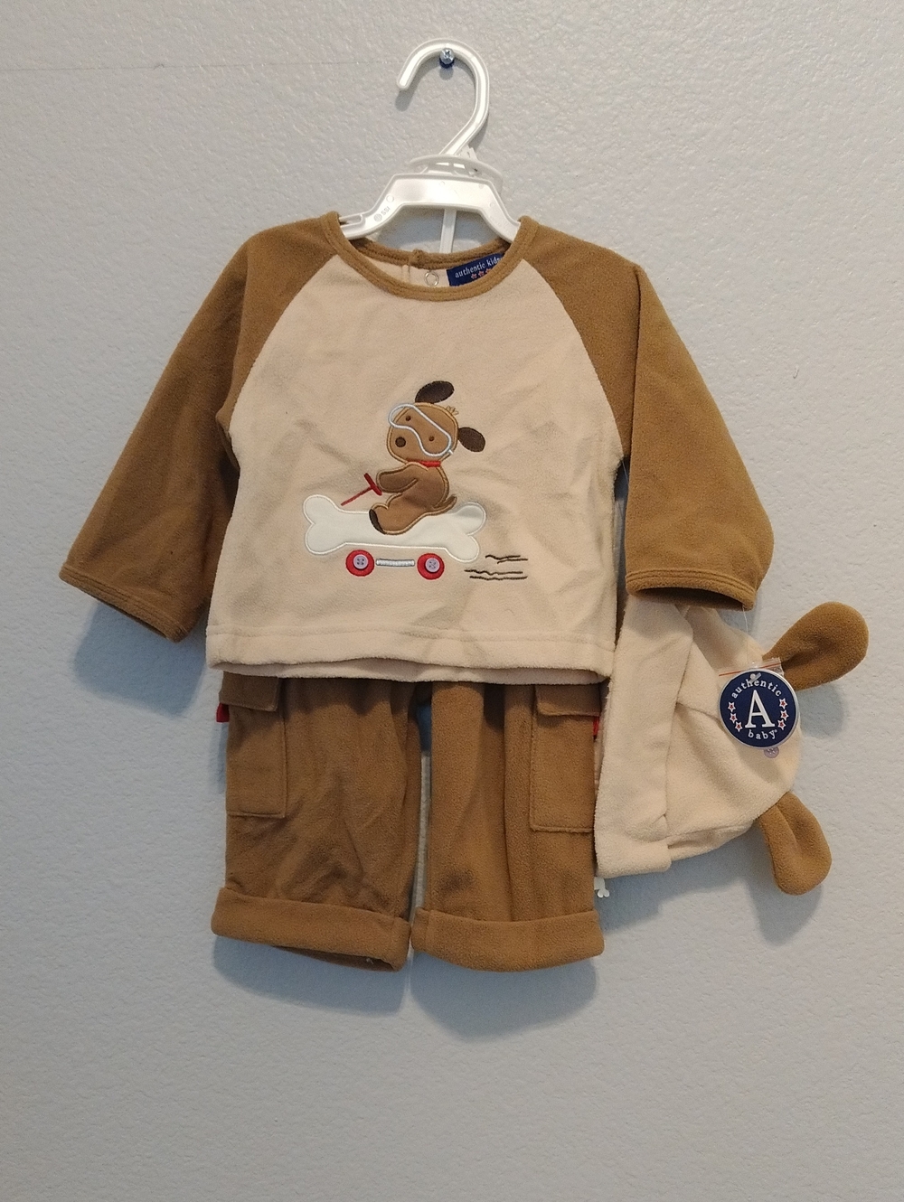 Brown & Cream Puppy Applique Two-Piece Outfit With Matching Hat